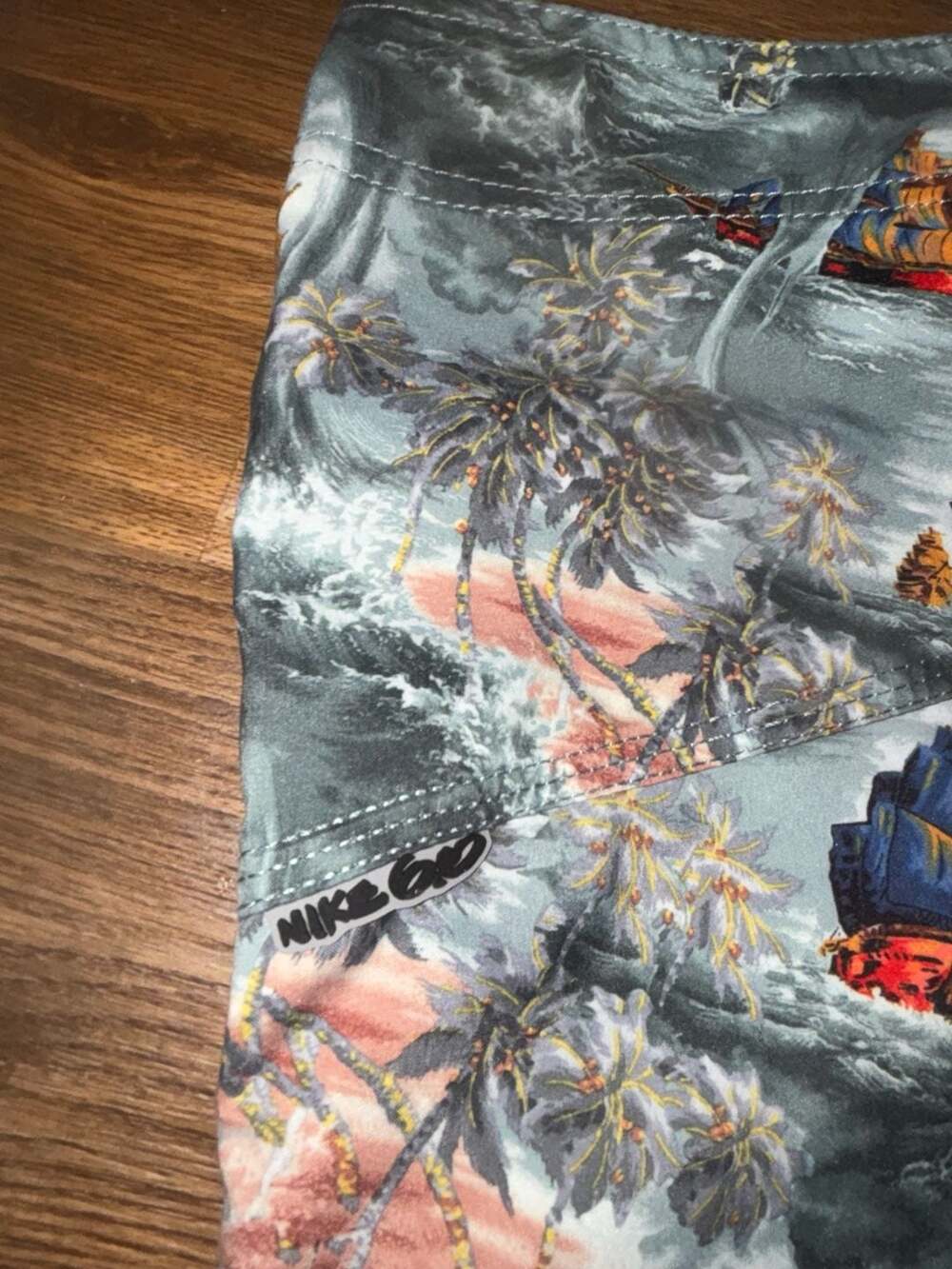 Nike 6.0 Vintage Pirate Ship Graphic Board Shorts. Size 36 - Picture 5 of 8
